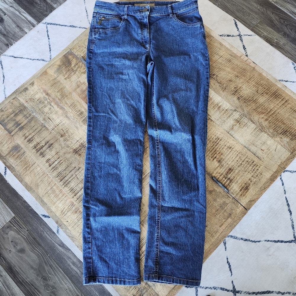 Zerres Tina women's medium wash highrise straight leg jeans UK size 42/US12.